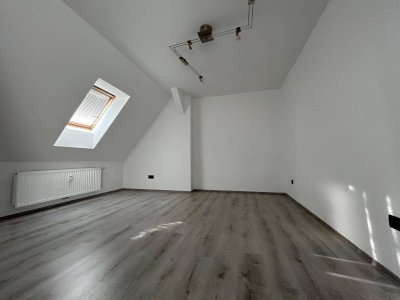 Erstbezug nach Sanierung! Grosszügig aufgeteilte 3-4 Zimmer Wohnung in ruhiger Grünlage von Maria Lankowitz!