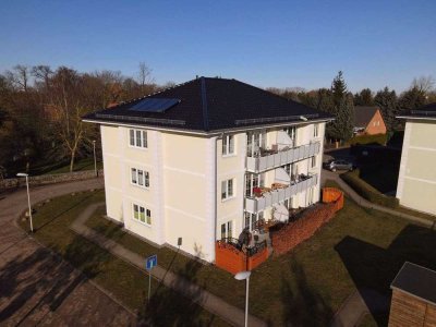 Wassernah in Eldena: Barrierearme 3-Zimmer-Wohnung mit Terrasse und Stellplatz