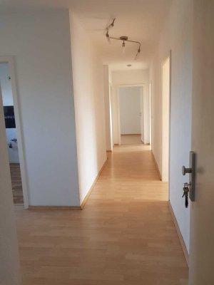 sonnendurchflutete 3,5-Zimmer-Wohnung mit Balkon auf Hagen-Emst