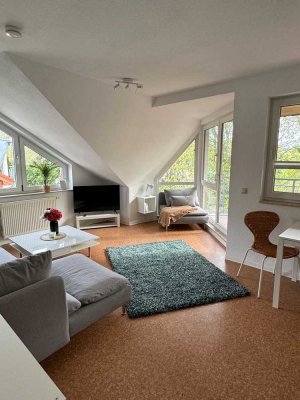 Reserviert! Bezugsfrei - süße Dachgeschosswohnung nah am Park Sanssouci