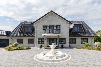Luxuriöses und modernes Anwesen auf traumhaftem Seegrundstück in Ostseenähe