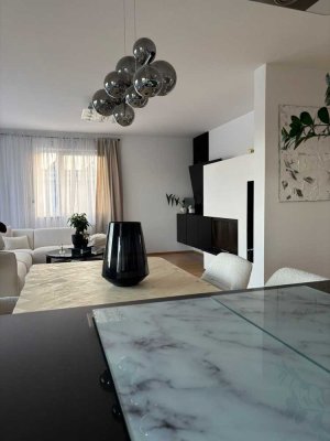 Traumhafte 3-Zimmer-Penthouse-Wohnung  mit EBK Kamin u. Sonnenterrasse mit tollem Ausblick