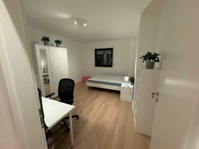 Erstbezug nach Sanierung:  WG ZImmer in 2er WG mit Einbauküche und Balkon in Bonn