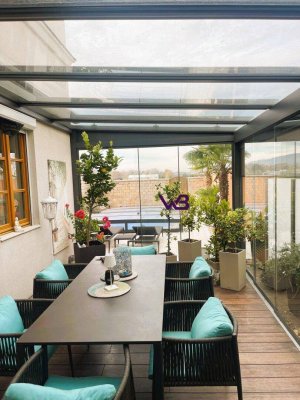 Neuwertiges-Traumhaftes Eckreihenhaus mit Swimmingpool, Sommergarten und KFZ Stellplatz!