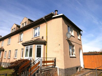 Großzügige Doppelhaushälfte mit Potential In Wismar - Süd