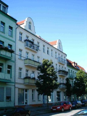 Schöne und helle 2 Zimmer Wohnung mit ca. 64 m² im 3. OG