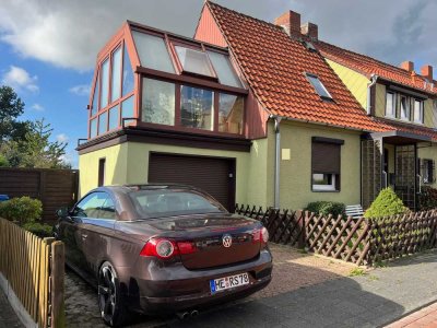 Doppelhaushälfte zum Gestalten mit einigen Extras wie Wintergarten, Garage, Balkon in Helmstedt