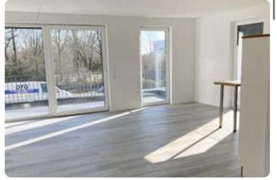 Schöne große 2 Zimmer Wohnung in gepflegter Wohnanlage