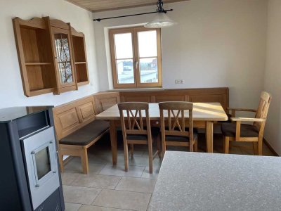 Schöne 5-Zimmer-Maisonette-Wohnung mit Wohnküche in Weng