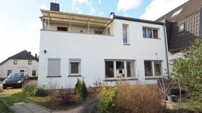 Modernisierte, große Doppelhaushälfte mit ehem. Ladenfläche, Garten und Stellplatz