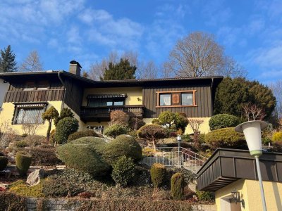 Neuer Preis: Solides 80er Jahre Haus in Top-Lage, ruhig und dennoch nahe der Gmundner Innenstadt