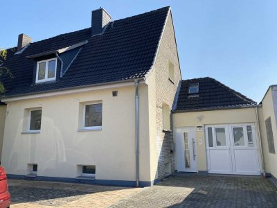 Schönes, kernsaniertes und helles Doppelhaus in Hannover mit großem Grundstück und Einbauküche
