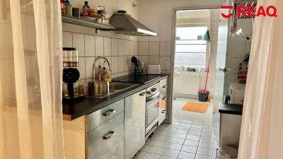 Möblierte 1,5-Zimmer-Wohnung mit großer Dachterrasse am Bendplatz