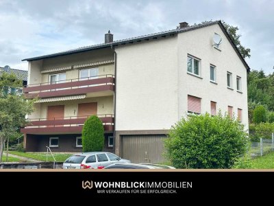*Geräumiges Zweifamilienhaus mit großem Grundstück und Ausbaupotenzial in Zaisenhausen*
