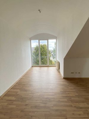 2 Zimmer Dachgeschoßwohnung mit offener Wohnküche im Johnepark