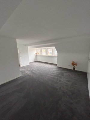 Geräumige 3-Zimmer-Dachgeschosswohnung mit Fussbodenheizung in Kettwig