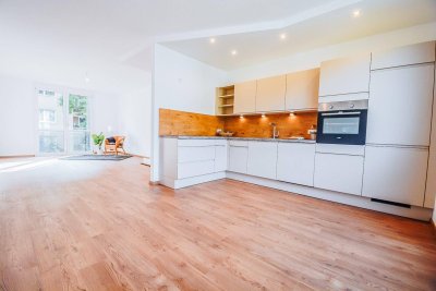 DAN KÜCHE I TIEFGARAGE I BADEWANNE I NEUBAU I SEHR HELL I TOP-SANIERT I LETZTER STOCK I SEHR RUHIG I BLICKL INS GRÜNE I TOP GRUNDRISS I AB SOFORT I