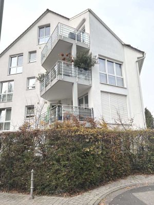 Bezugsfertige exklusive 3 Zimmer Eckwohnung mit Balkon und Tiefgarage in schöner ruhiger Lage