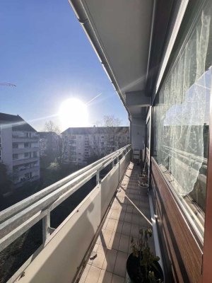 Kapitalanlage mit Bestand: Vermietete 2-Zimmer-Wohnung inkl. Aufzug, Balkonen & Garage