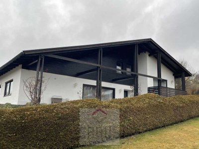 Herrliche sonnige Lage in Schönberg
Einfamilienhaus mit Einliegerwohnung und Doppelgarage