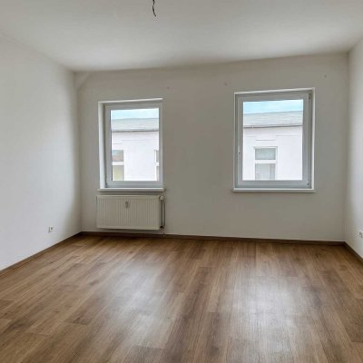 Hochwertig sanierte Altbauwohnung mit zwei Zimmern
