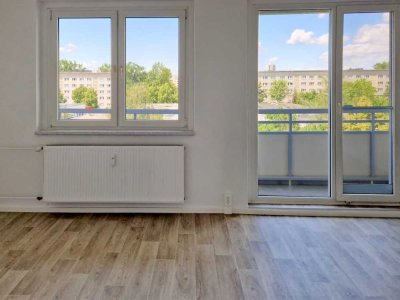 Family-Ready! Balkon & Aufzug – renoviert bis Juni !
