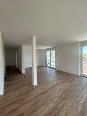Modernes Penthouse mit Loft-Charakter – 3,5 Zimmer, über 40 m² Wohnbereich und luxuriöses Bad
