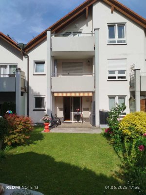 Schöne 2,5-Zimmer-Wohnung mit großem Garten und ruhiger Lage von privat