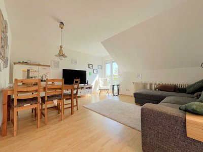 Geräumige 3- Zimmer- DG Wohnung mit Dachboden, tollem Balkon und TG Stellplatz