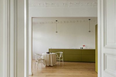 Frisch renovierte Design-Altbauwohnung mit Balkon und Blick auf den Landwehrkanal