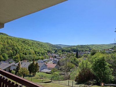 Gepflegtes Ein- Zweifamilienhaus mit traumhaften Ausblick