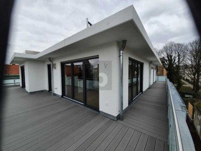 360 GRAD TERASSE MIT BLICK AUF BMW