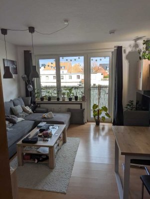 Sehr schöne, helle, gut geschnittene 3-Zimmer-Wohnung mit Balkon in der Wüste, ruhig + zentral