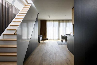 Vollmöblierte Wohnung mit Design-Ausstattung, hochwertiger Einbauküche und eigener Dachterrasse