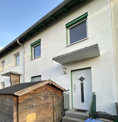 Freundliches renovierungsbedürftiges Reihenhaus mit fünf Zimmern in Wehrheim