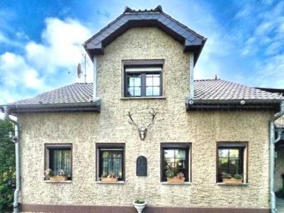 Charmantes Ein- Zweifamilienhaus Einliegerwohnung