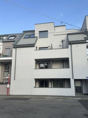 Top Anbindung- 5 Minuten zur U6 Perfekta Strasse, sonnige Loggia