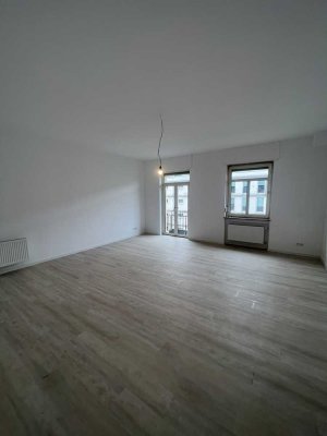 Kernsanierte 2-Zimmer Wohnung mit zwei Balkonen in Mannheim (Neckarstadt-Ost)