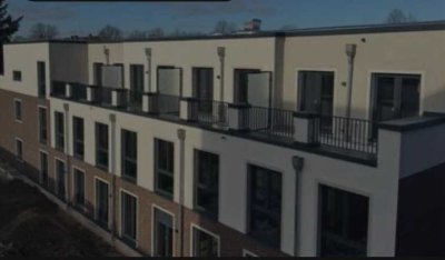 Neuwertige 4-Raum-Wohnung mit Balkon und Einbauküche in Hamburg