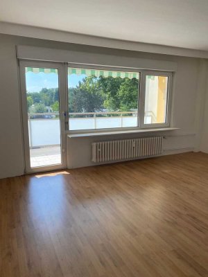 Renovierte, helle 3-Zimmerwohnung in Neu-Isenburg (Gravenbruch)