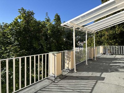 Exklusive Mietwohnung in kernsanierter Jugendstilvilla mit Neckarblick und großer Terrasse