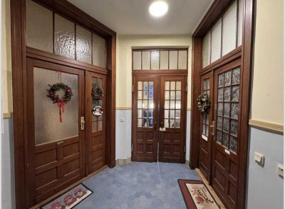 Dachgeschoss-Wohnung, 3 Zimmer, ruhige zentrale Lage