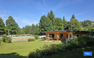 Ihr Traumhaus wartet - neuwertiger Bungalow mit Pool in Ruhelage