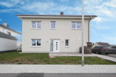 Neuwertiges Effizienzhaus 55+ in idyllischer Lage zeigt sich im modernsten All inclusive Look