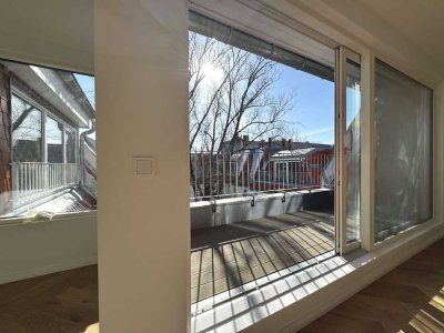 PROVISIONSFREI ! SCHÖNE, SEHR HELLE DACHGESCHOSS-WOHNUNG M. 2 BÄDER U. TERRASSE, LIFT U. WEITBLICK