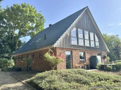 Osdorf: Traumhaftes Landhaus von 2018 mit eigener Pferdekoppel, Naturbadeteich, Sauna und Ostseenähe