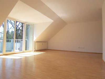 **Individuelle Dachgeschosswohnung in München-Altperlach**
