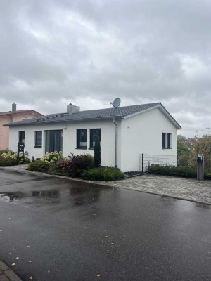 Familienglück in Bad Wimpfen – Haus mit Gartenidylle und Blick auf die historische Altstadt