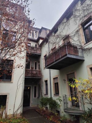 **Charmante 2 Zimmer Wohnung im Herzen der Neustadt**