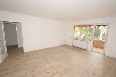 myHome-Immobilien / Supergünstige lichtverwöhnte 3 Zi-Wohnung mit Balkon in guter Lage